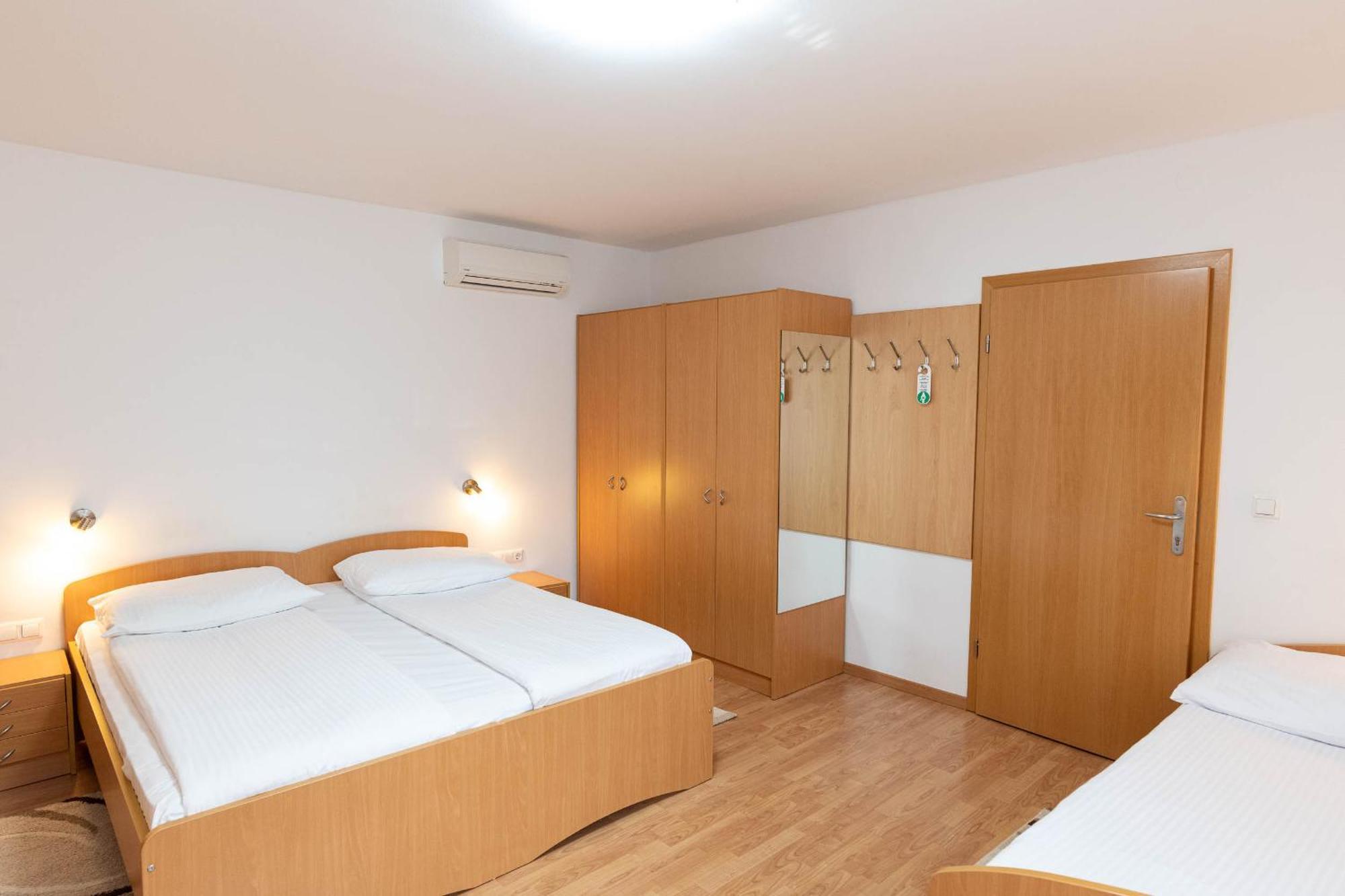 Apartmaji In Sobe Ramar Otel Straza Dış mekan fotoğraf