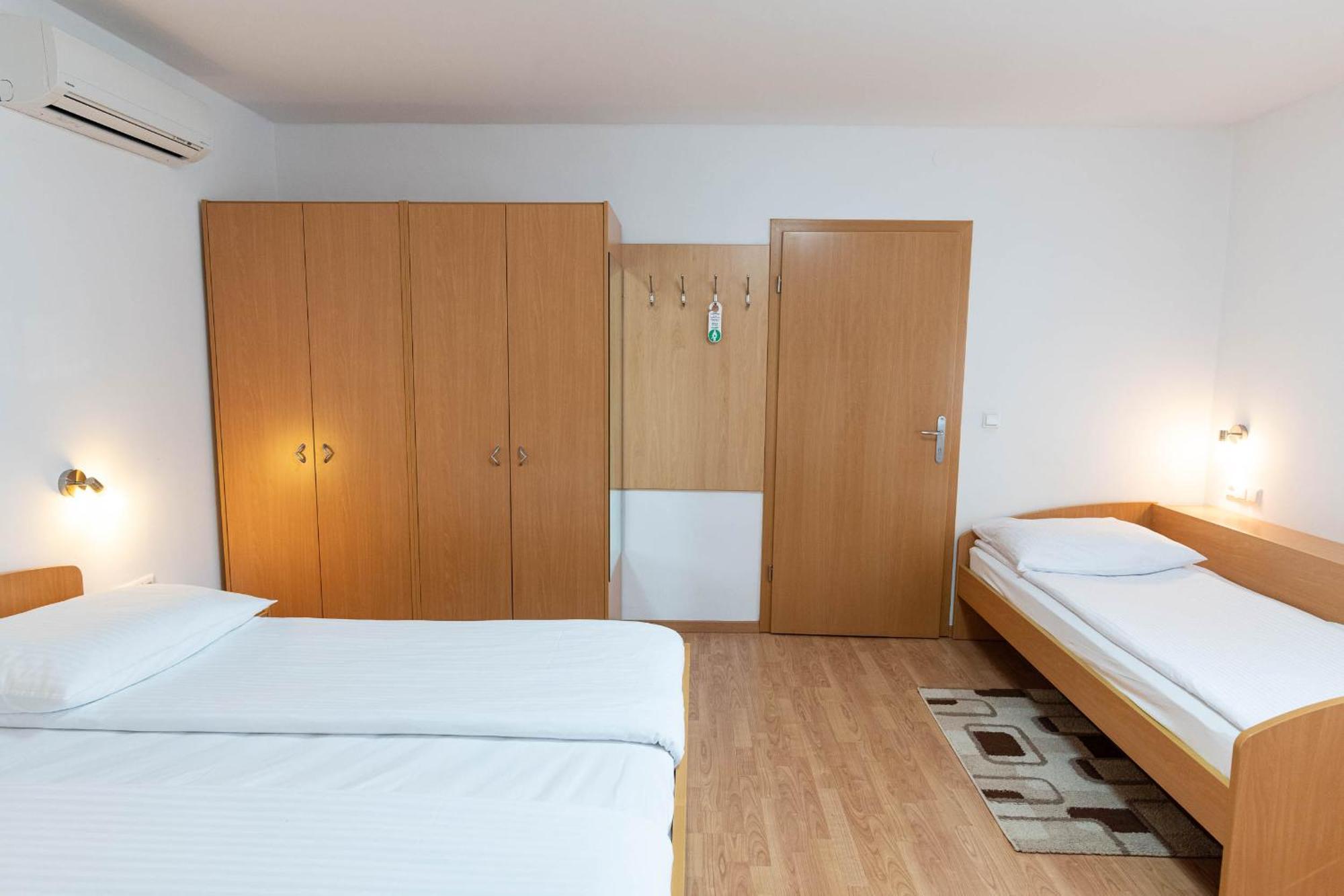 Apartmaji In Sobe Ramar Otel Straza Dış mekan fotoğraf